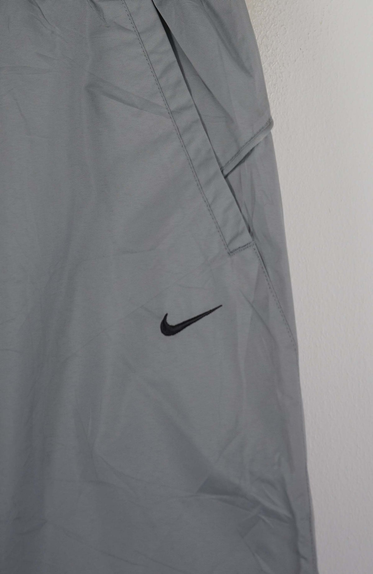 VINTAGE NIKE TRACK PANTS (M)