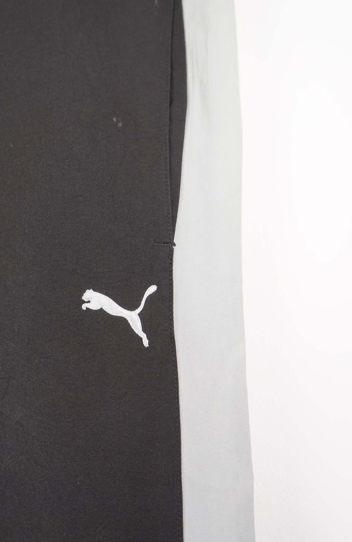 VINTAGE PUMA TRACK PANT SHORTS (XL)