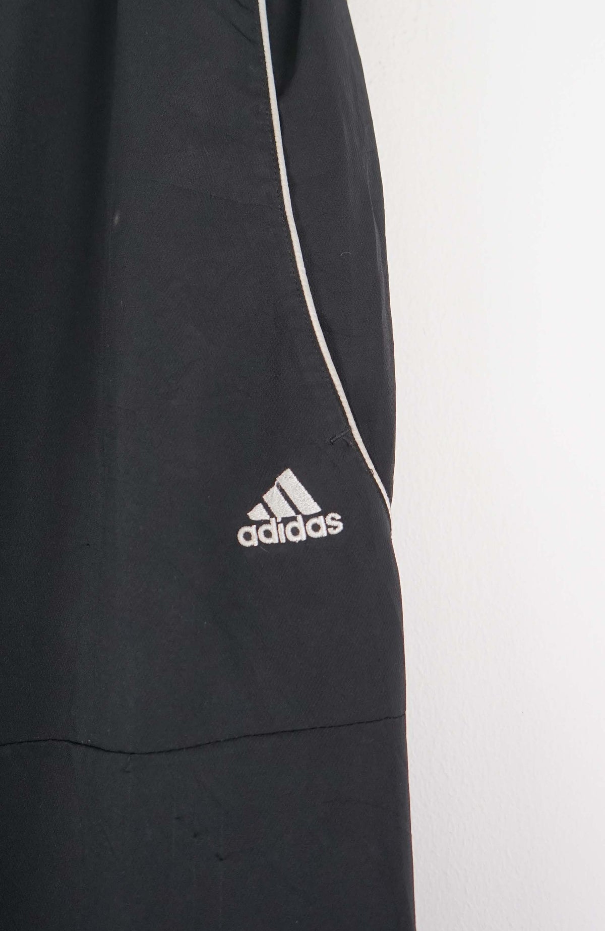 VINTAGE ADIDAS TRACK PANTS (L)