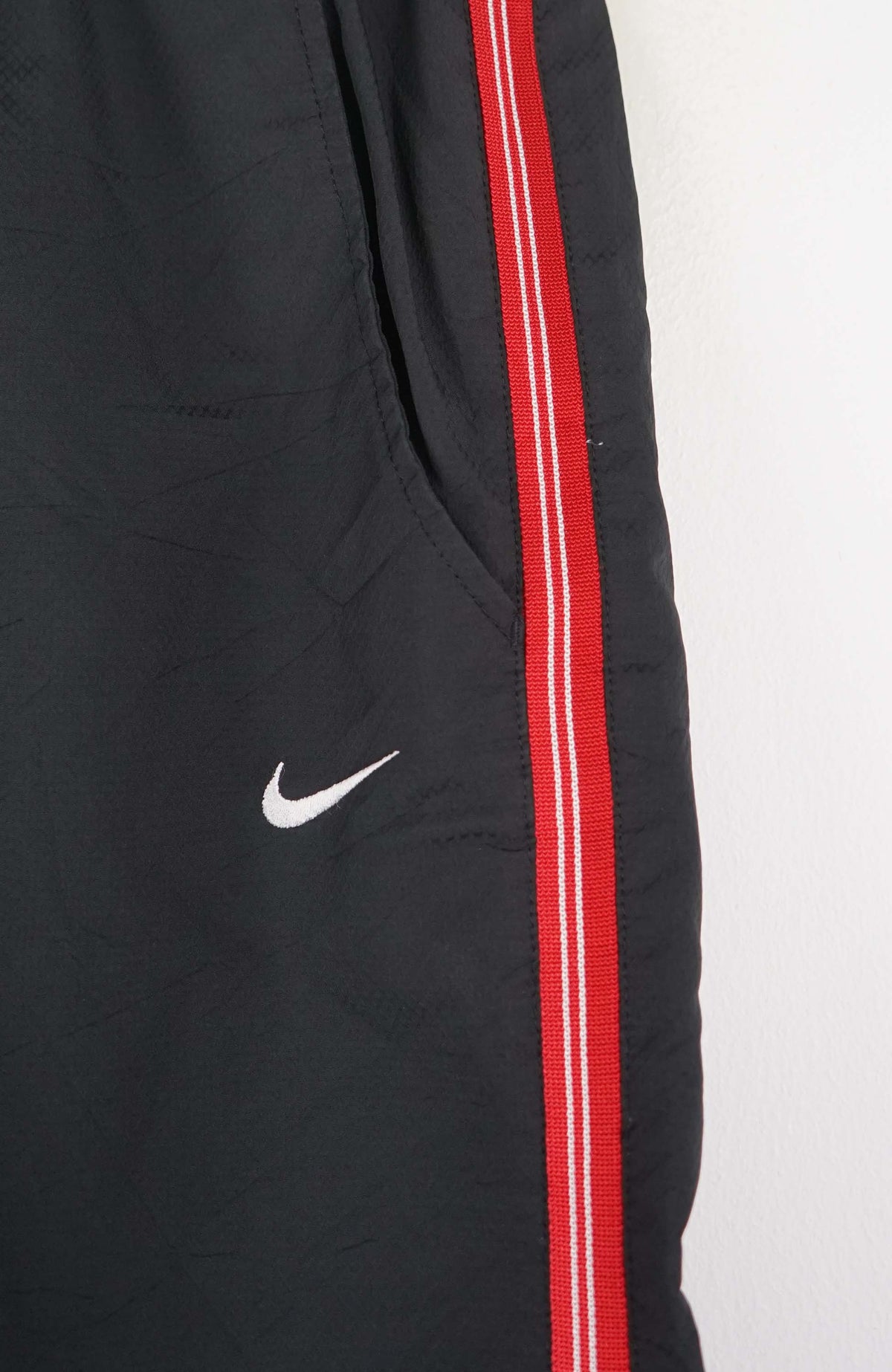 VINTAGE NIKE TRACK PANTS (XS)
