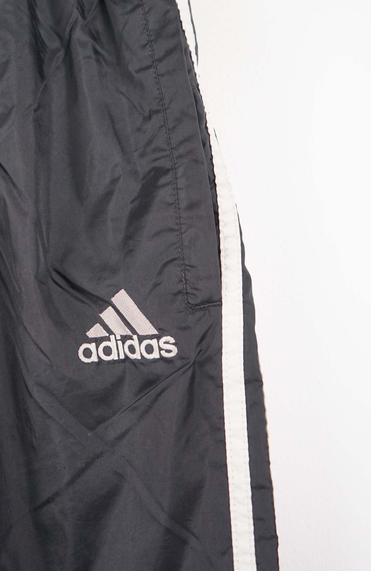 VINTAGE ADIDAS TRACK PANT SHORTS (S)