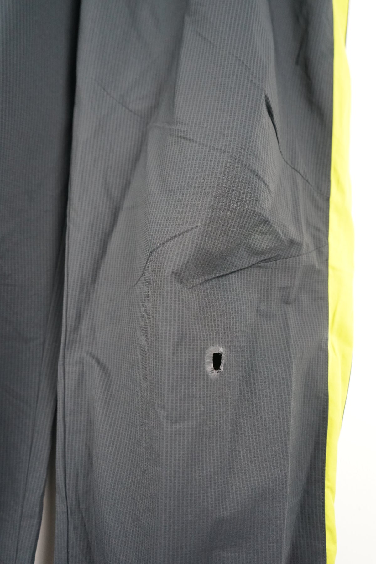 VINTAGE NIKE TRACK PANTS (L)
