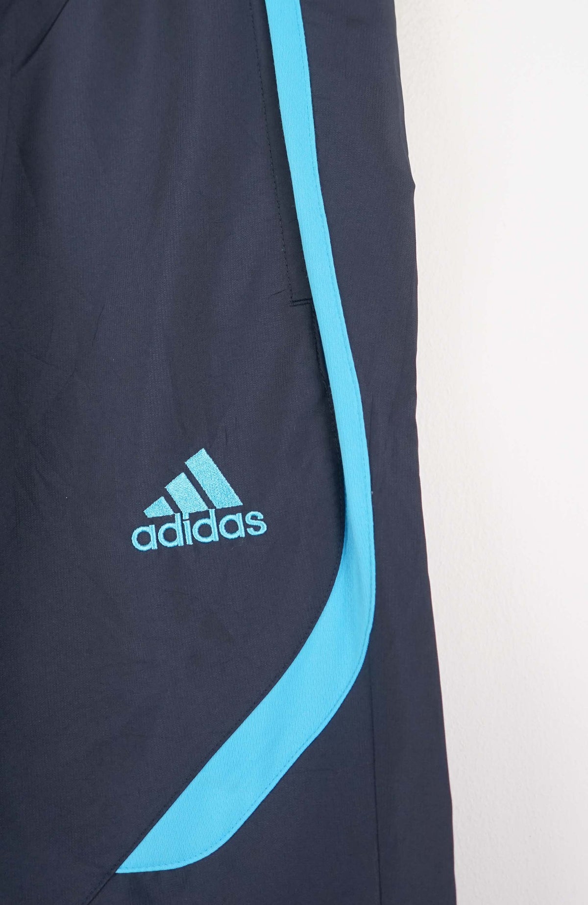 VINTAGE ADIDAS TRACK PANTS (S)