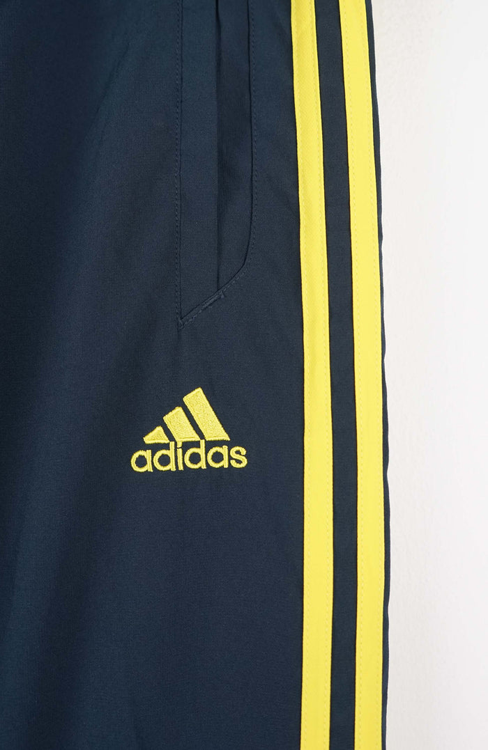 VINTAGE ADIDAS TRACK PANTS (M)