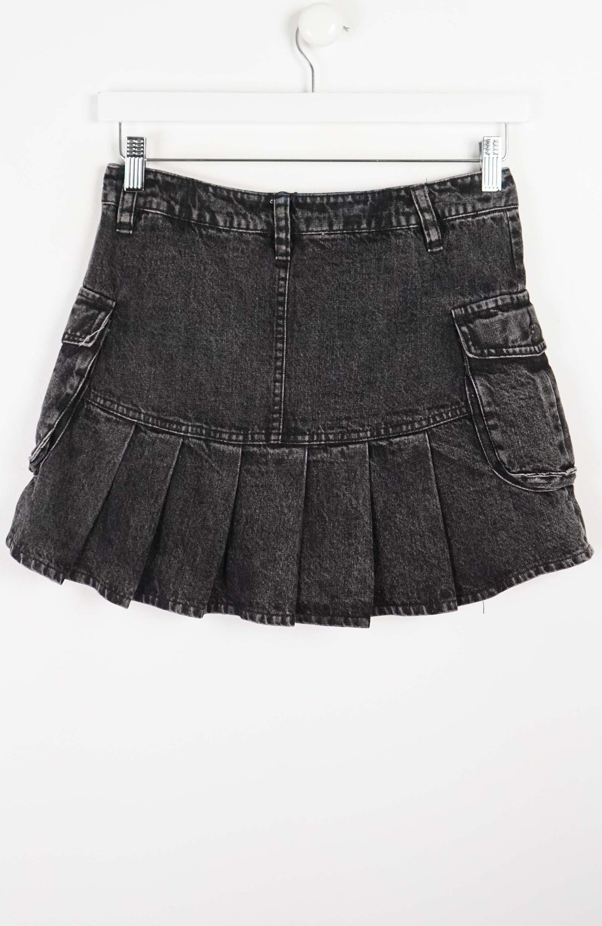 VINTAGE Y2K DENIM SKIRT (SIZE 8)
