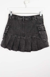 VINTAGE Y2K DENIM SKIRT (SIZE 8)