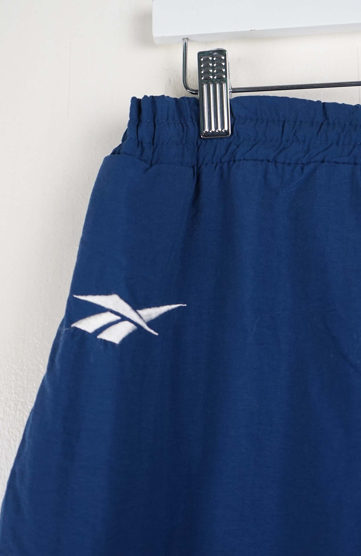 VINTAGE REEBOK TRACK PANT SHORTS (L)