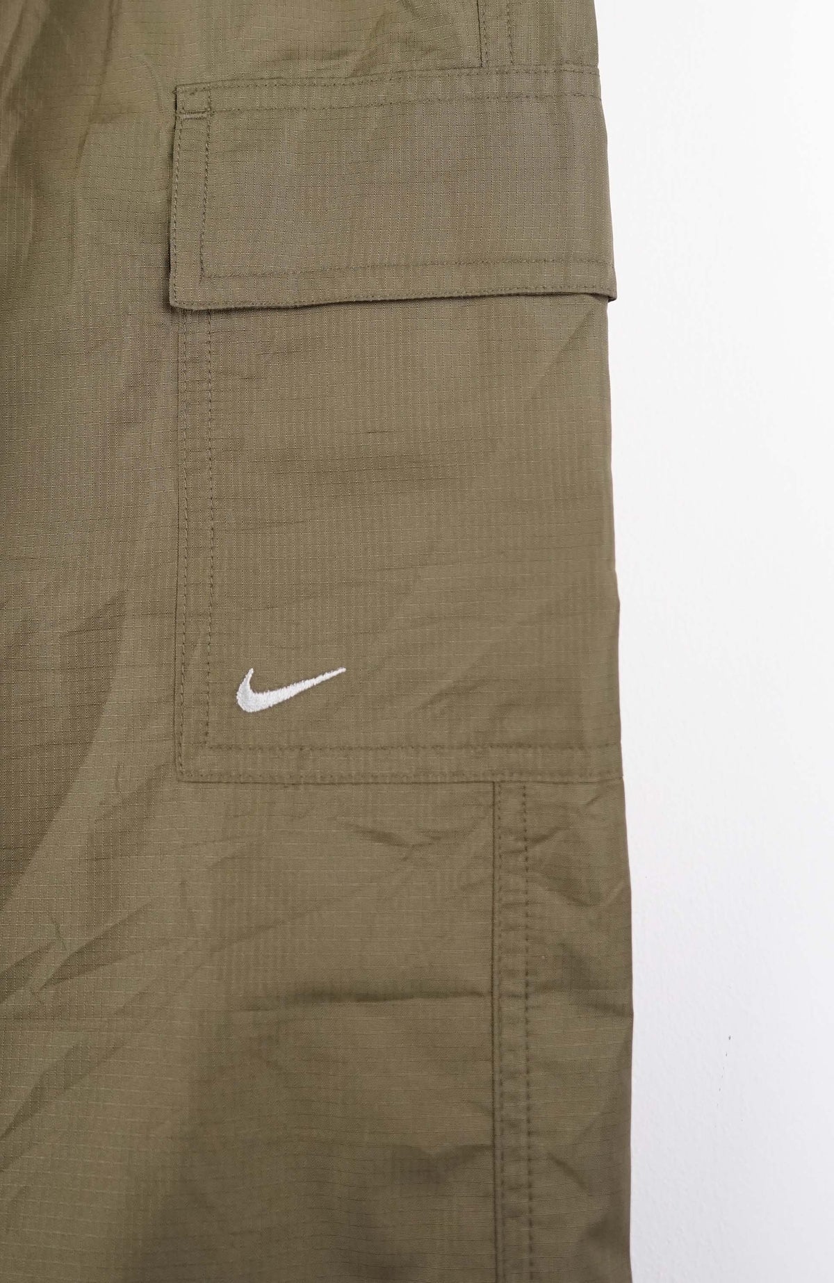 VINTAGE NIKE TRACK PANTS (L)