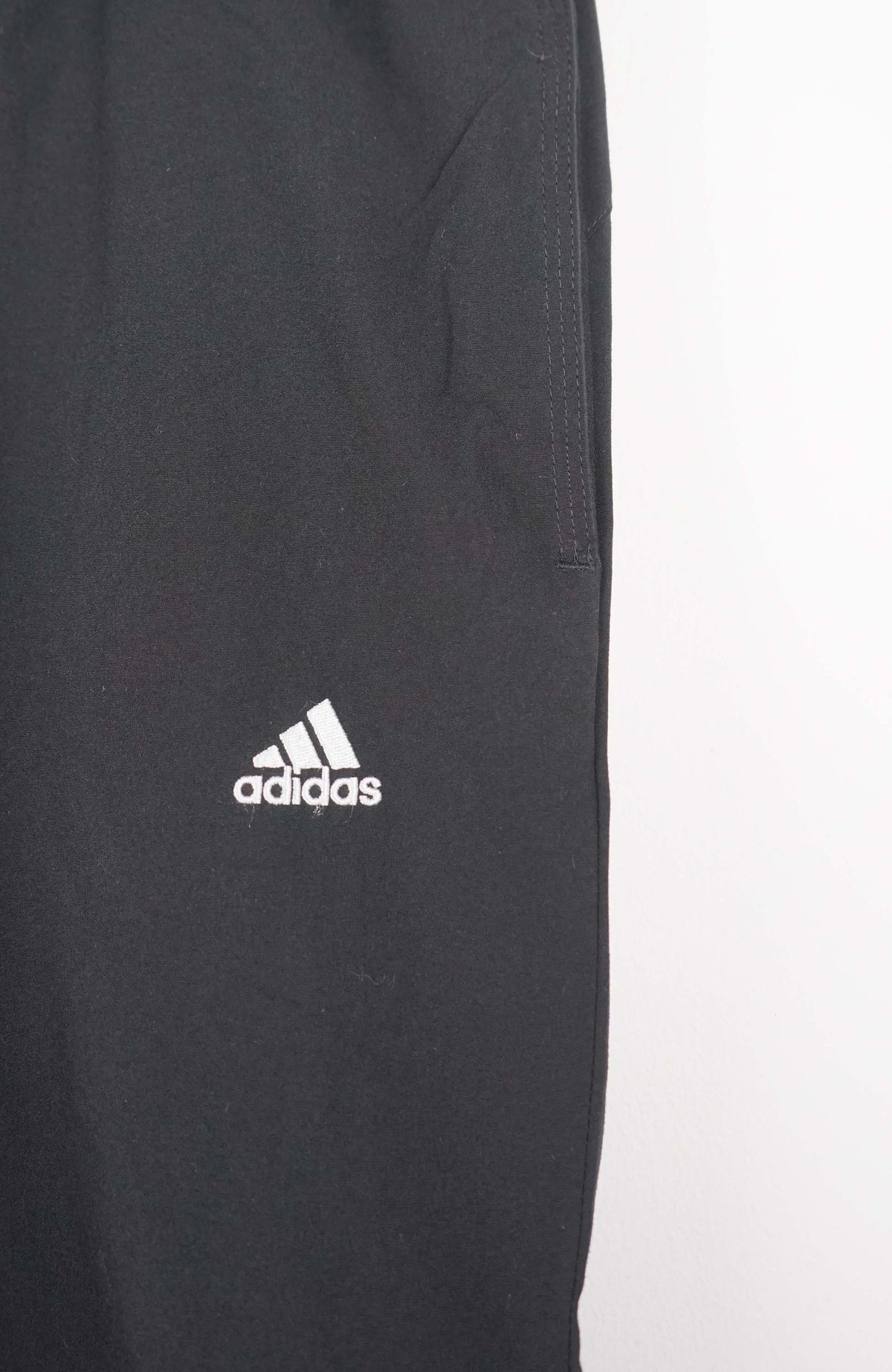VINTAGE ADIDAS TRACK PANT SHORTS (L)