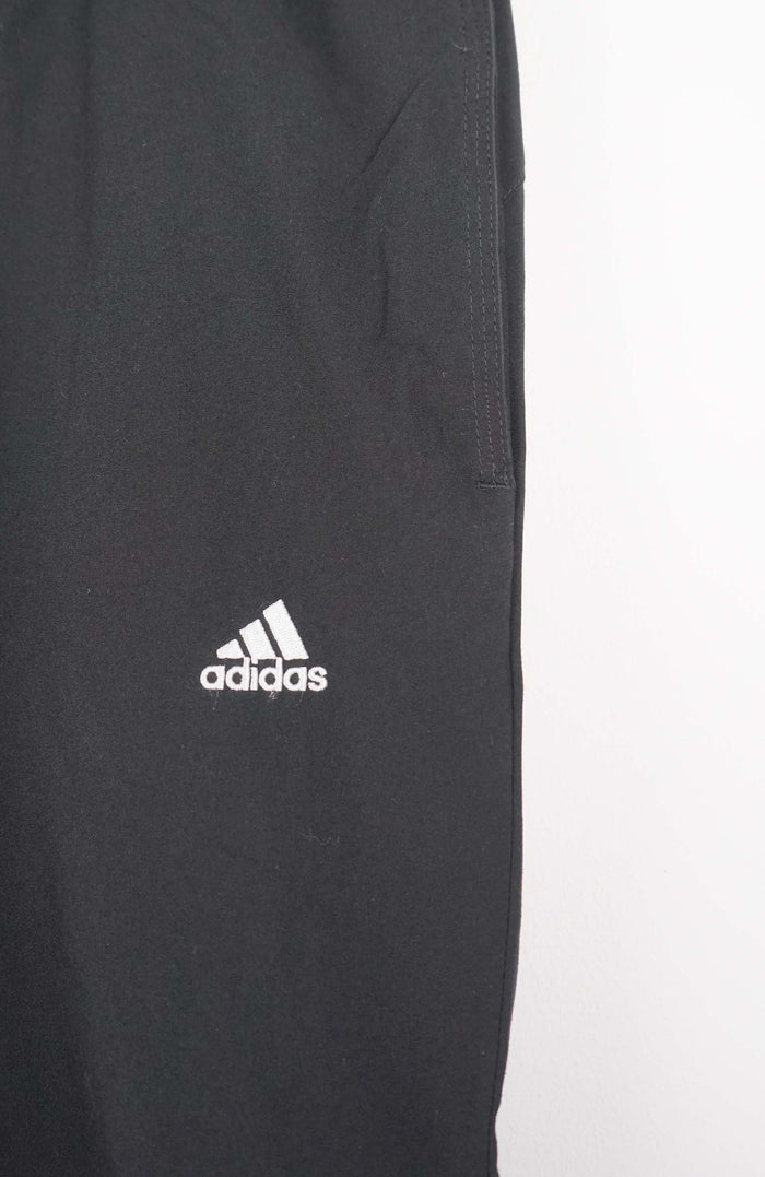 VINTAGE ADIDAS TRACK PANT SHORTS (L)