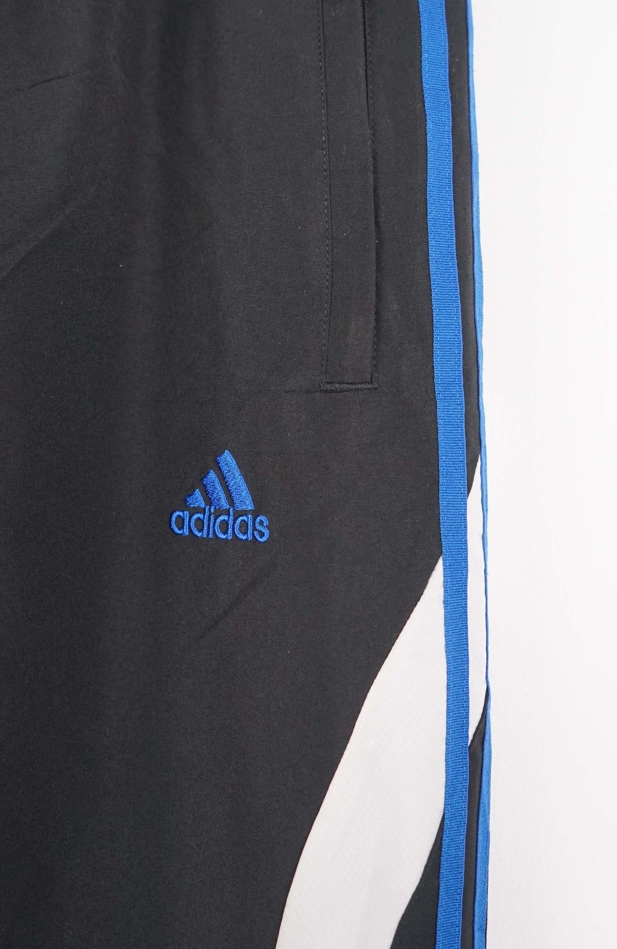 VINTAGE ADIDAS TRACK PANTS (L)