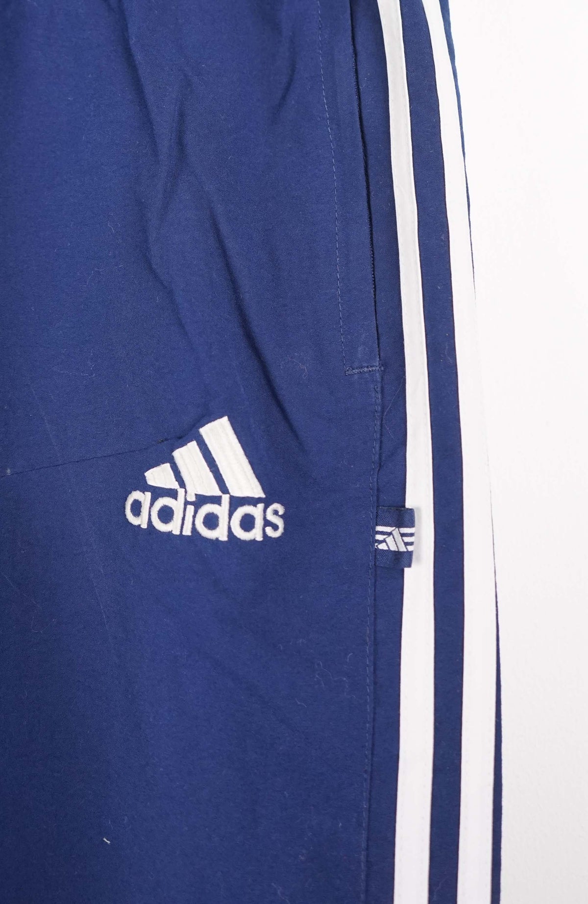 VINTAGE ADIDAS TRACK PANT SHORTS (M)