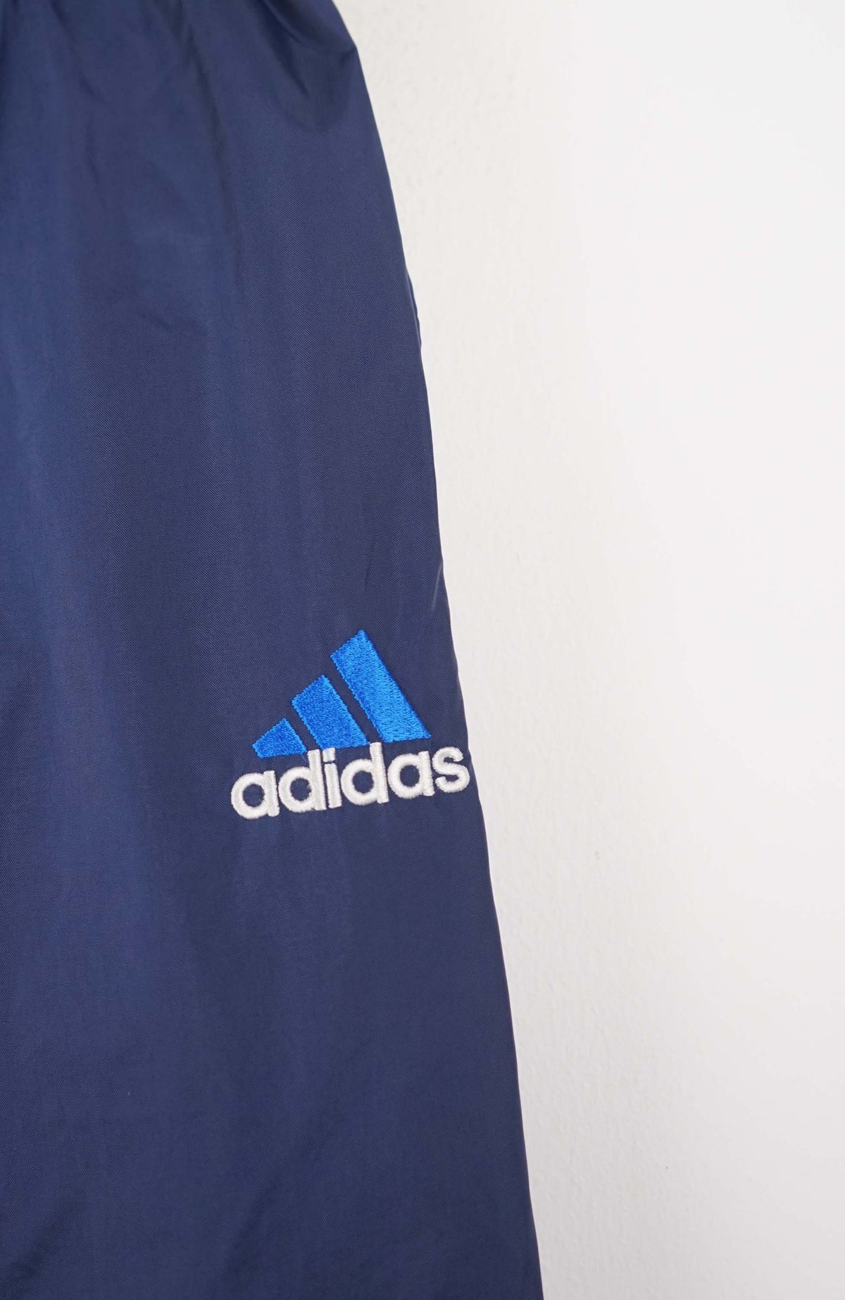 VINTAGE ADIDAS TRACK PANT SHORTS (M)