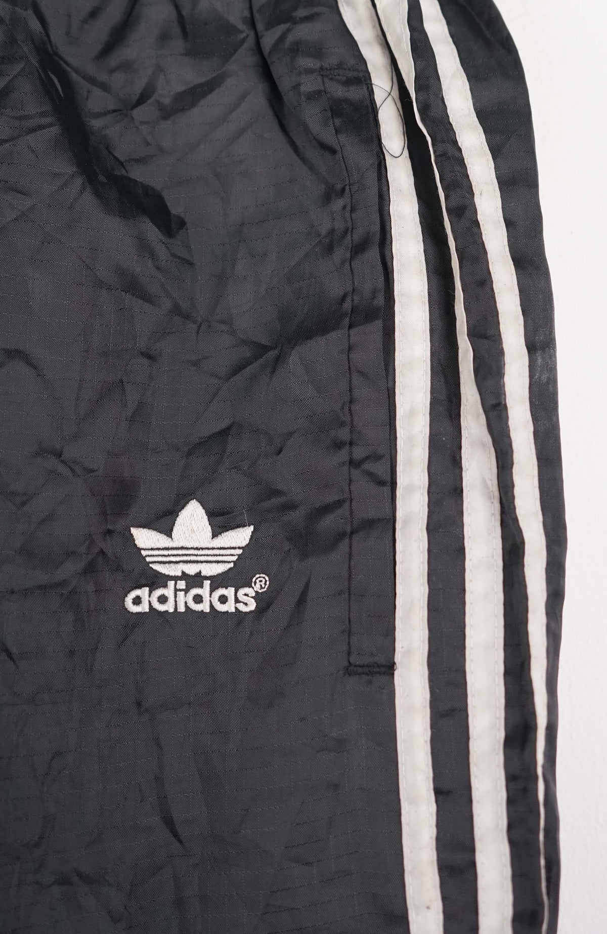 VINTAGE ADIDAS TRACK PANT SHORTS (S)