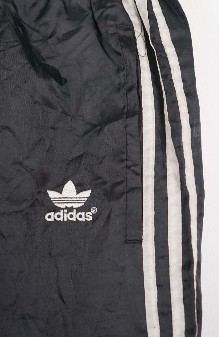 VINTAGE ADIDAS TRACK PANT SHORTS (S)