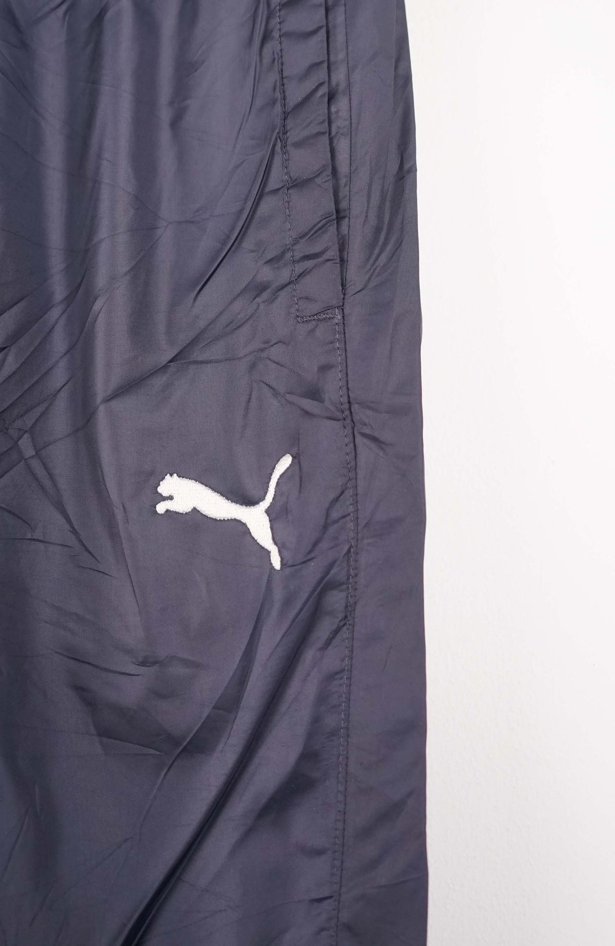 VINTAGE PUMA TRACK PANT SHORTS (M)