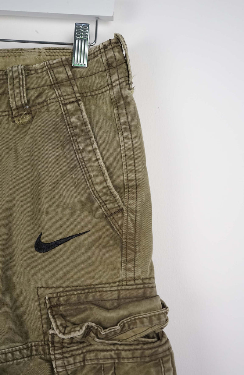 VINTAGE REWORK CARGO SHORTS W30