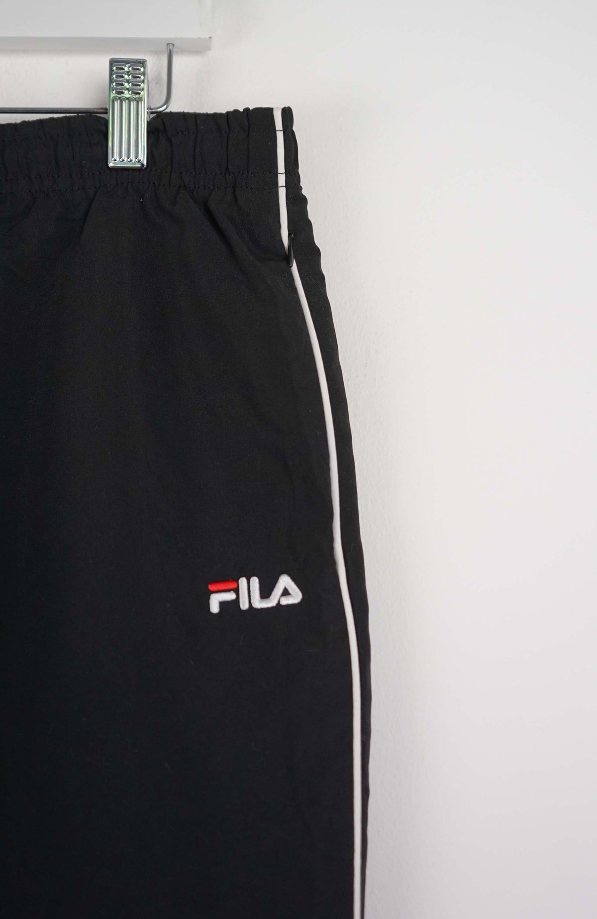 VINTAGE FILA TRACK PANTS (L)