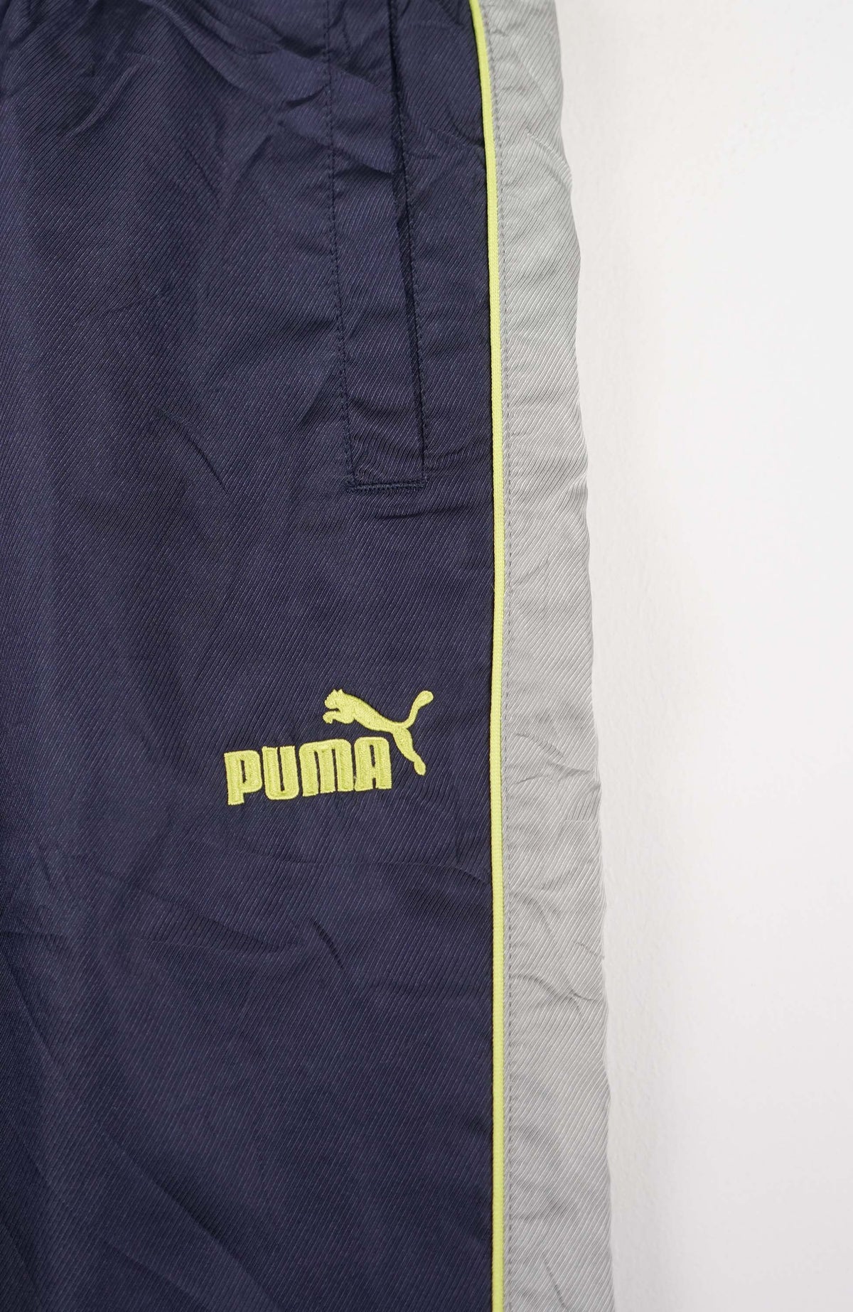 VINTAGE PUMA TRACK PANTS (XS)