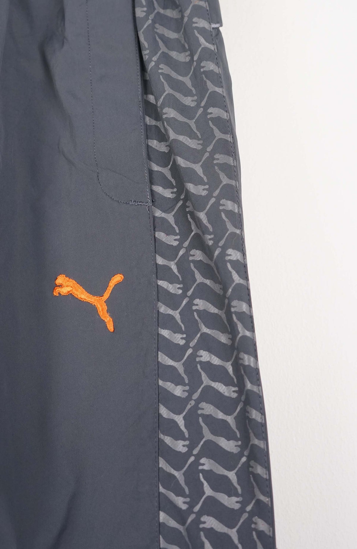 VINTAGE PUMA TRACK PANTS (XS)