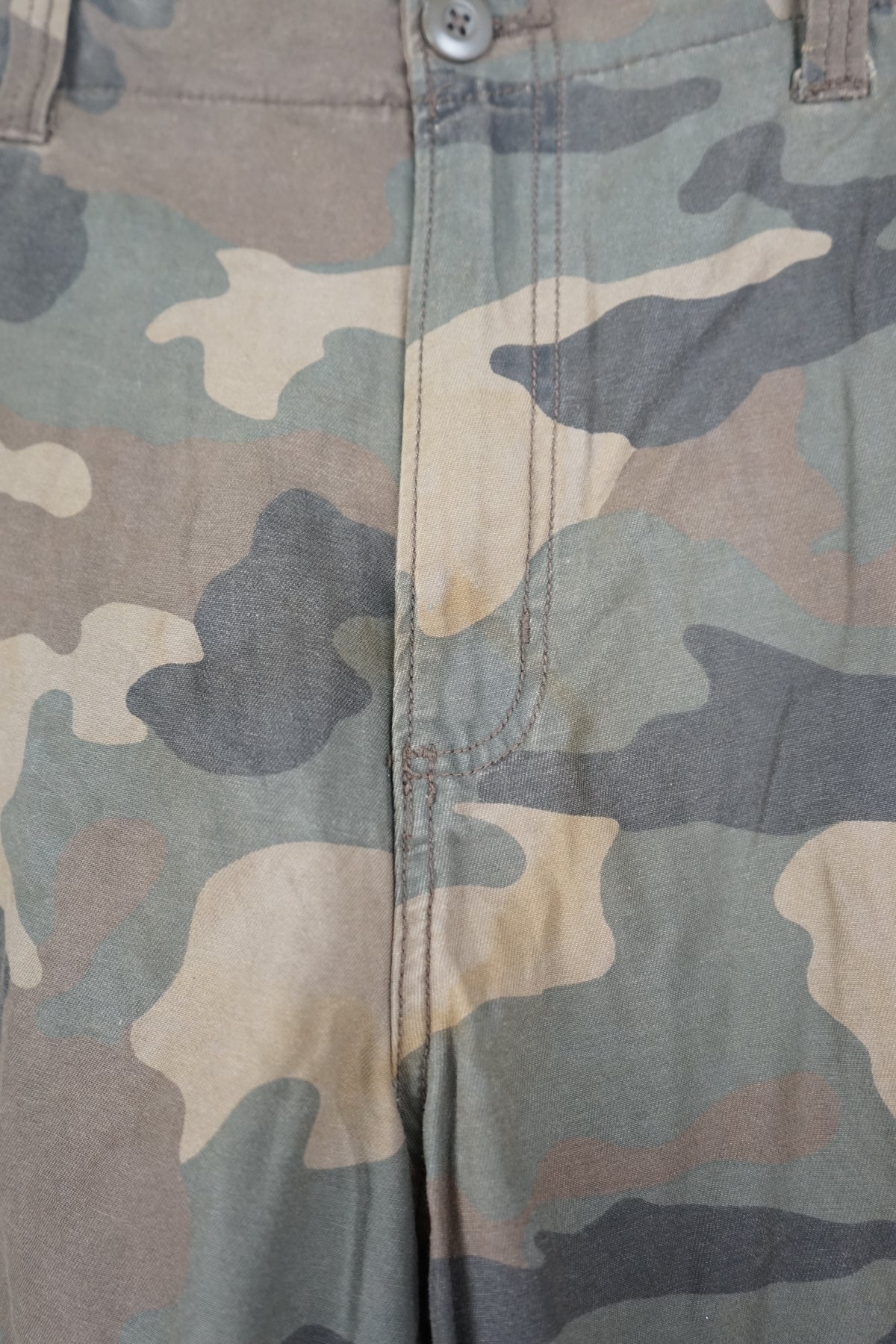 VINTAGE CAMO CARGO SHORTS W36