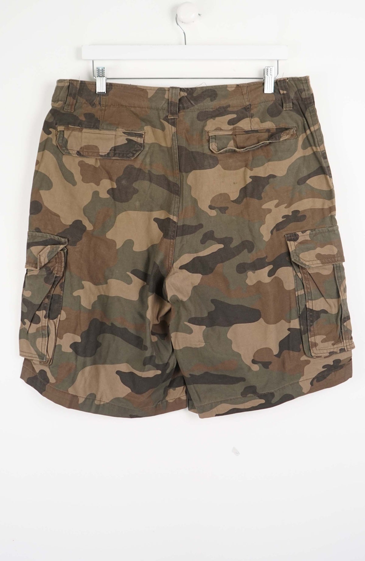 VINTAGE CAMO CARGO SHORTS W36