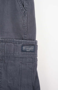 VINTAGE WRANGLER CARGO SHORTS W34
