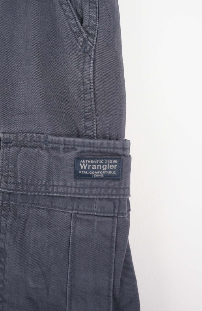 VINTAGE WRANGLER CARGO SHORTS W34