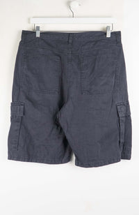 VINTAGE WRANGLER CARGO SHORTS W34