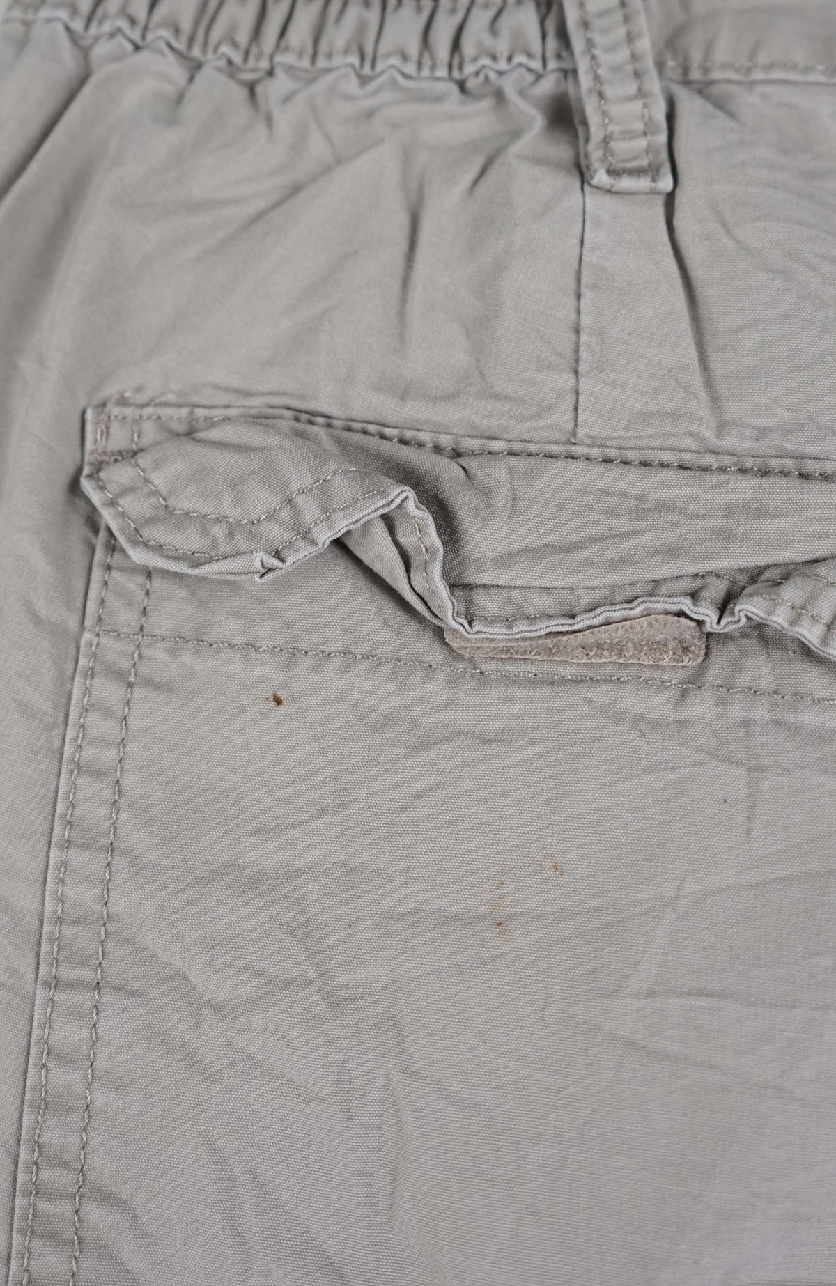VINTAGE WRANGLER CARGO SHORTS W33