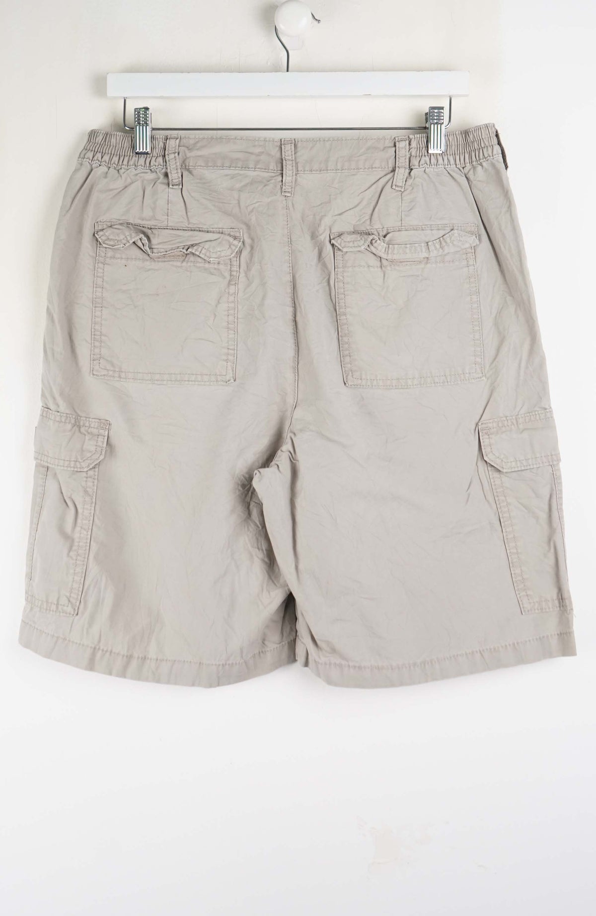 VINTAGE WRANGLER CARGO SHORTS W33