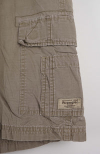 VINTAGE WRANGLER CARGO SHORTS W34