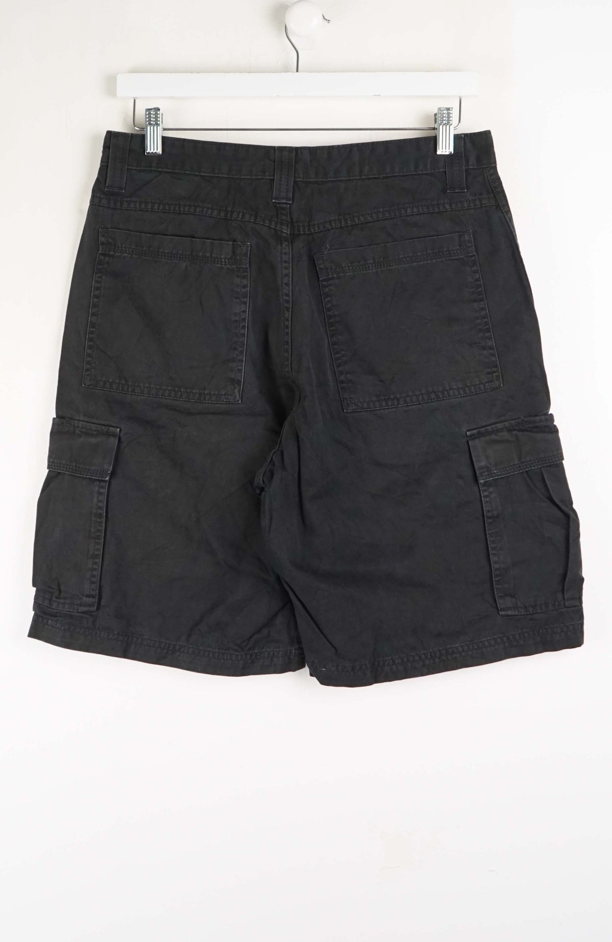 VINTAGE WRANGLER CARGO SHORTS W32