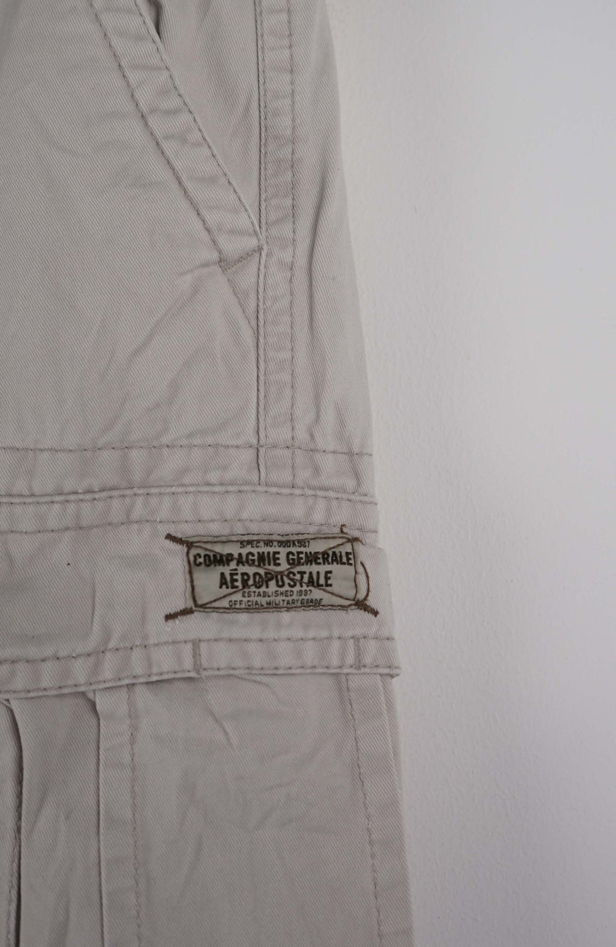 VINTAGE AEROPOSTALE CARGO SHORTS W31