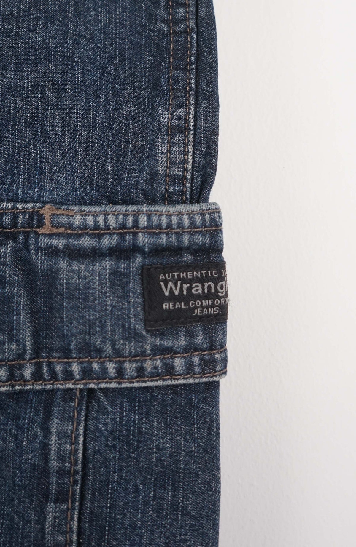 VINTAGE WRANGLER CARGO SHORTS W38