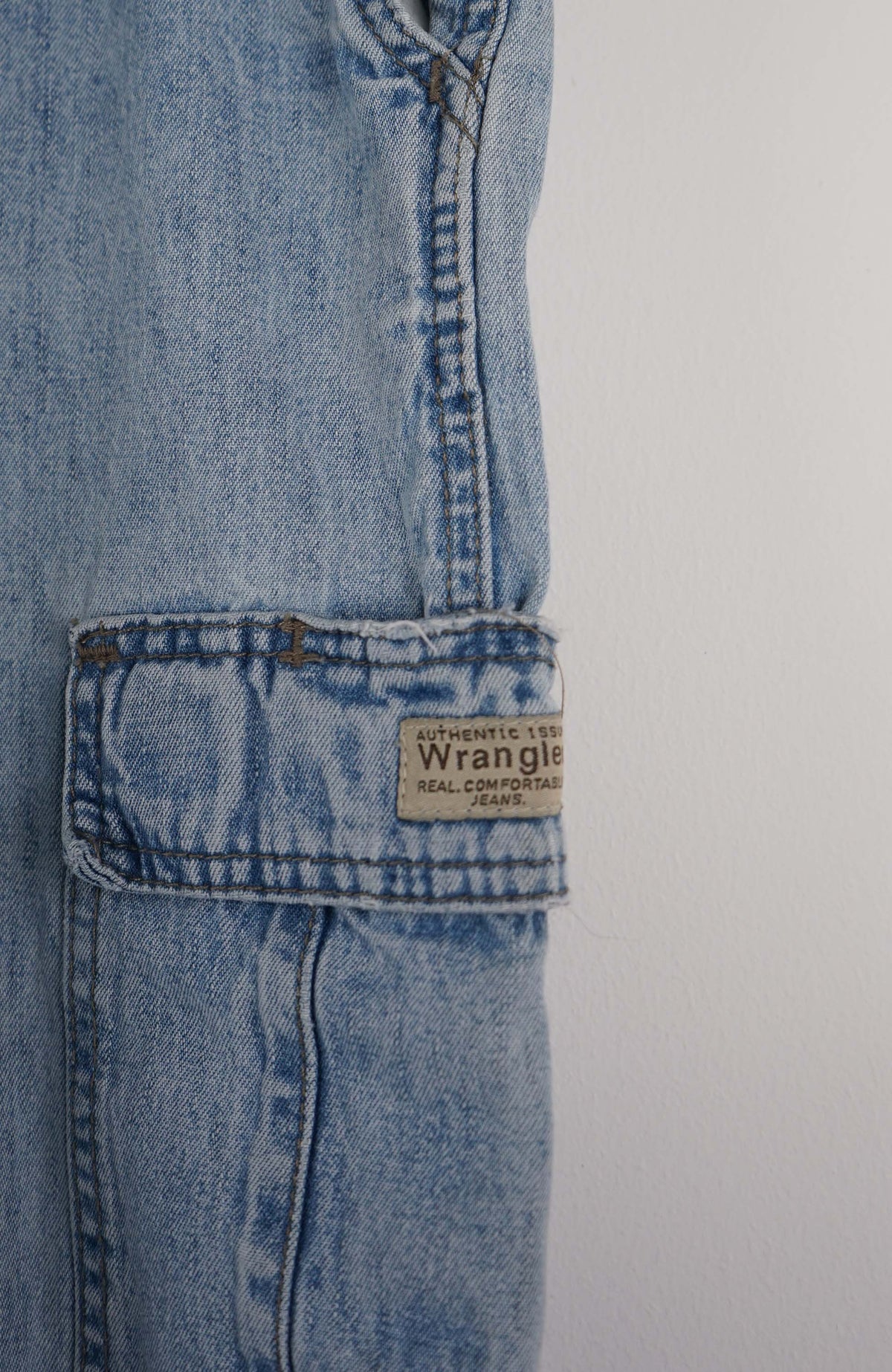 VINTAGE WRANGLER CARGO SHORTS W36