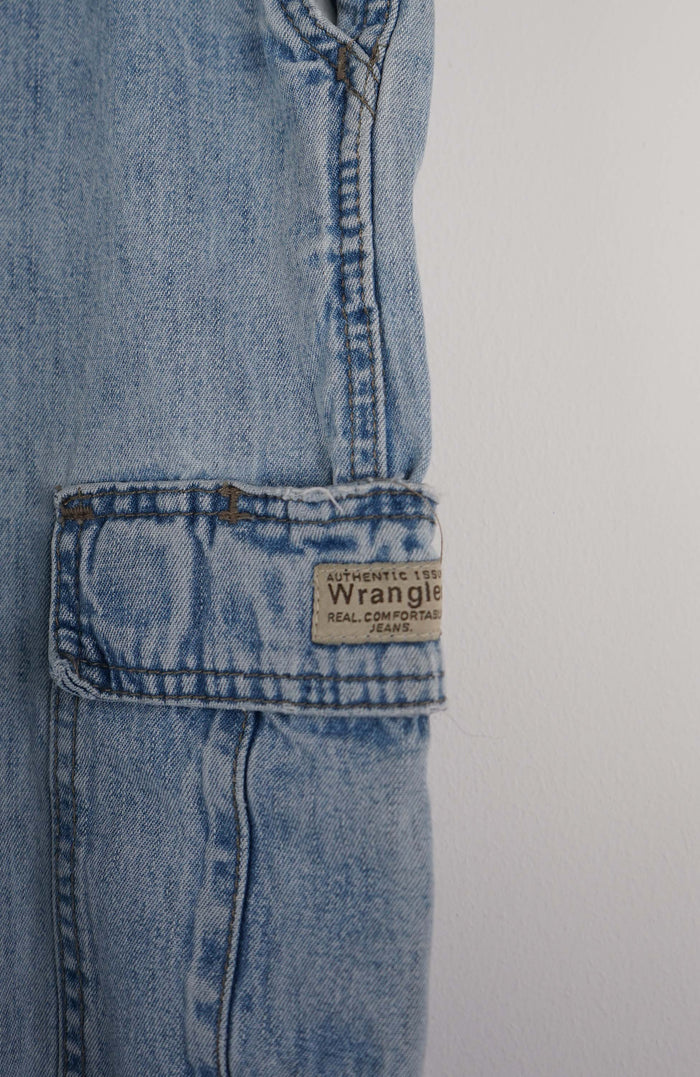 VINTAGE WRANGLER CARGO SHORTS W36