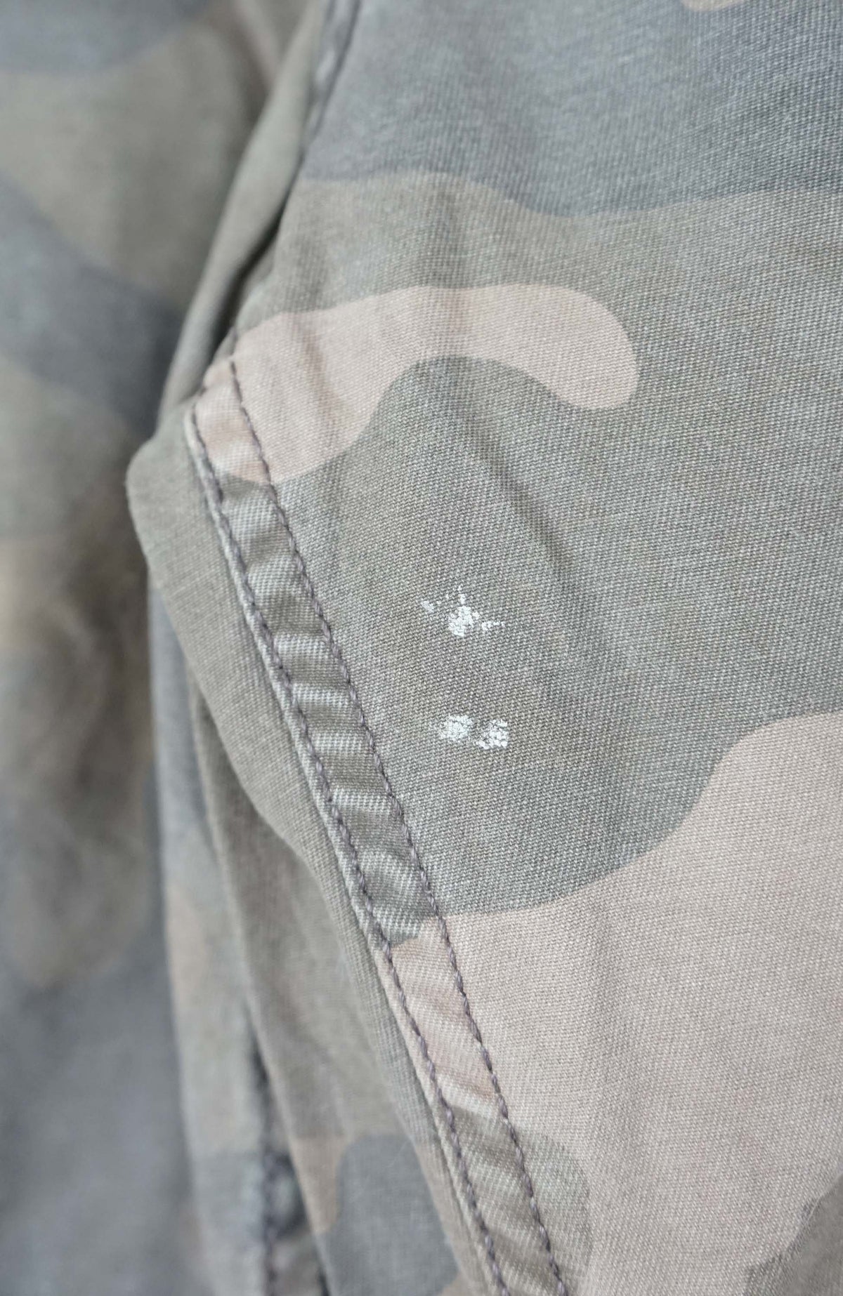 VINTAGE CAMO CARGO SHORTS W36