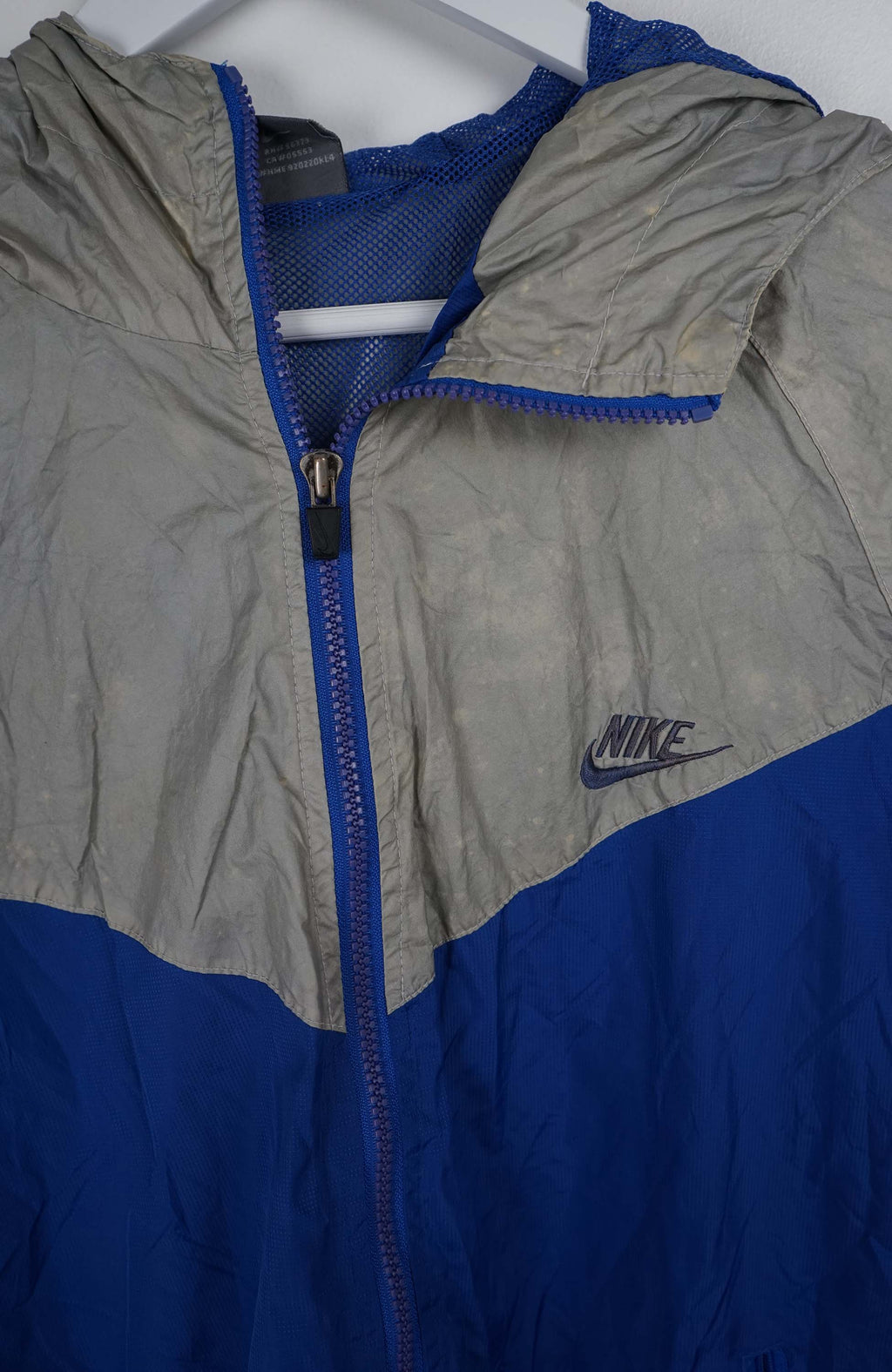 VINTAGE NIKE WINDBREAKER (S)