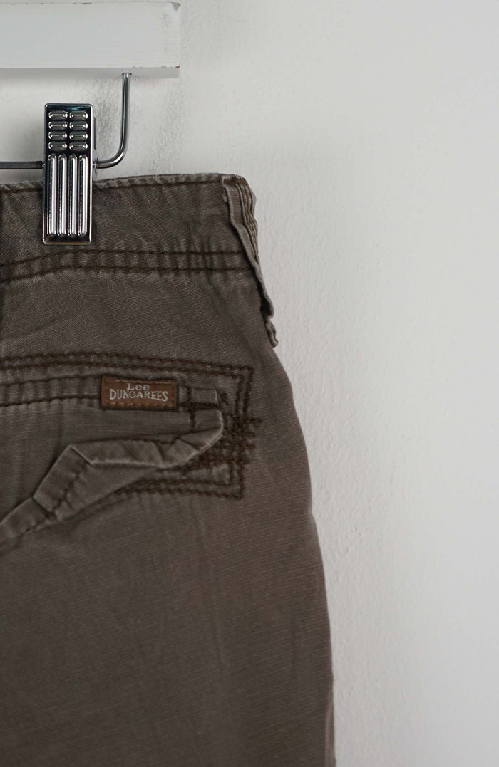 VINTAGE LEE DUNGAREES CARGO SHORTS W34