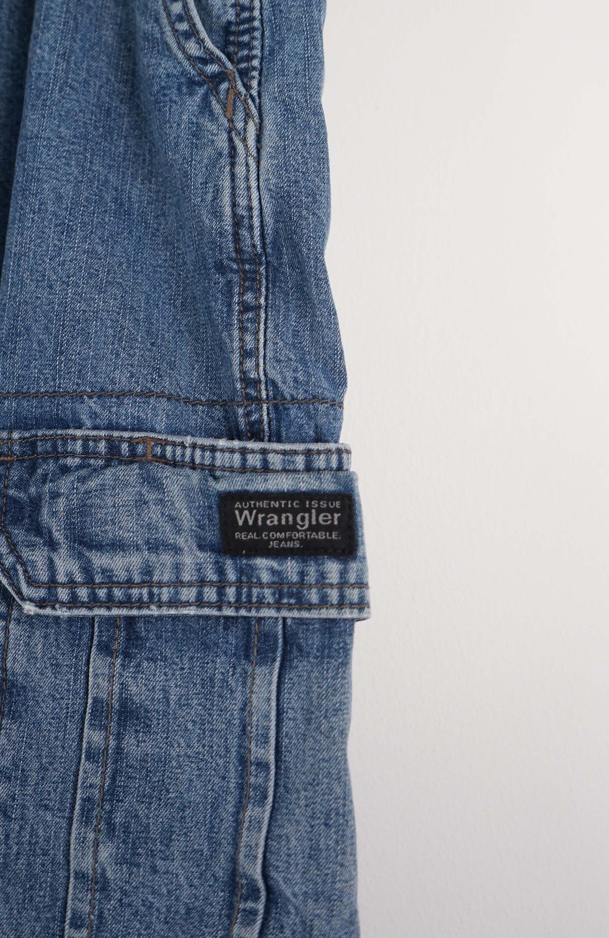 VINTAGE WRANGLER CARGO SHORTS W36