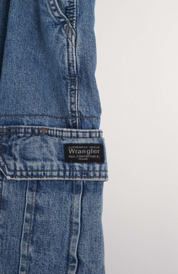 VINTAGE WRANGLER CARGO SHORTS W36