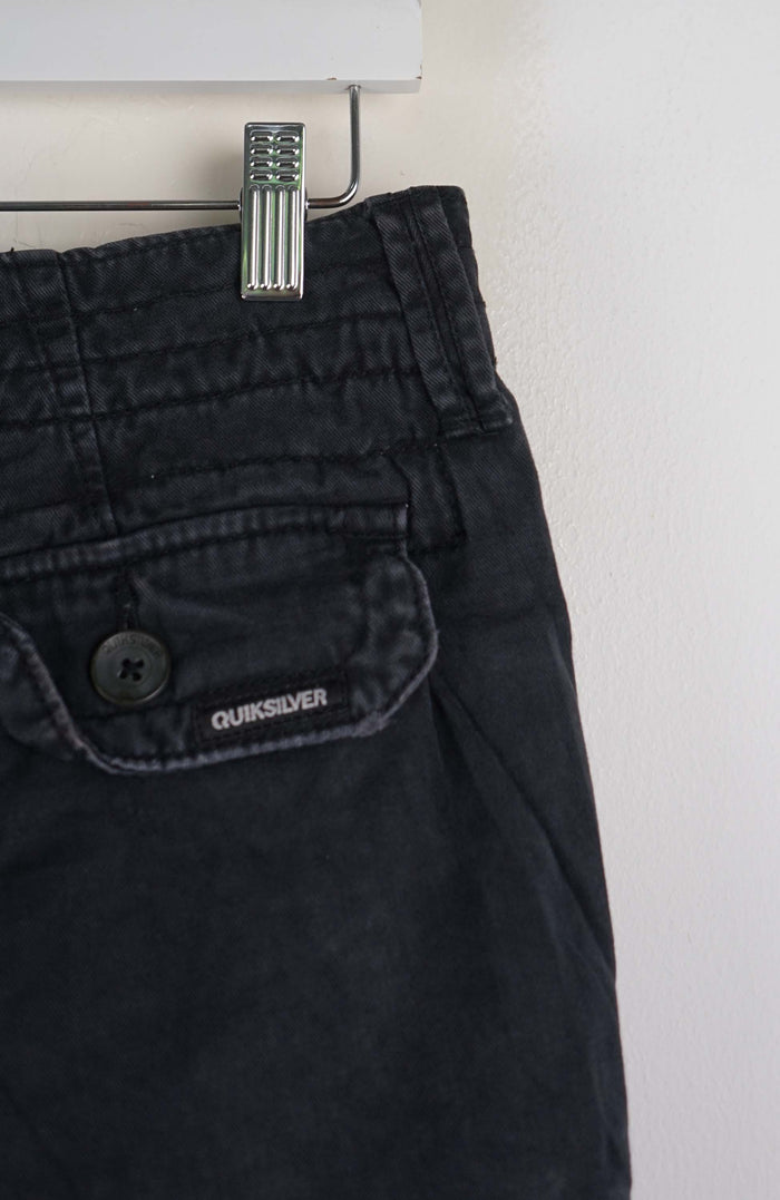 VINTAGE QUIKSILVER CARGO SHORTS W32