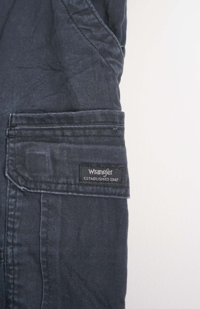 VINTAGE WRANGLER CARGO SHORTS W34
