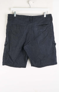 VINTAGE WRANGLER CARGO SHORTS W34