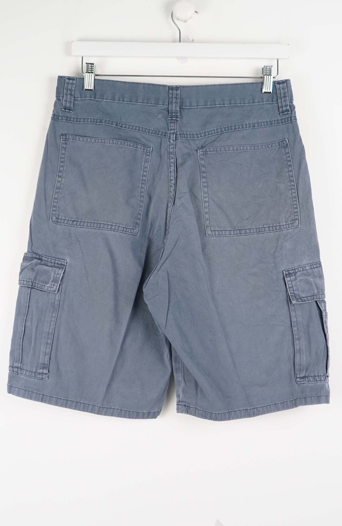 VINTAGE WRANGLER CARGO SHORTS W31