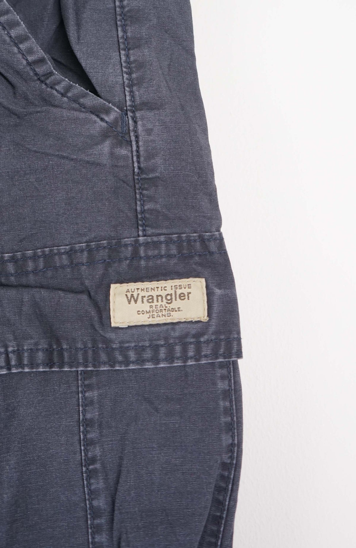 VINTAGE WRANGLER CARGO SHORTS W31