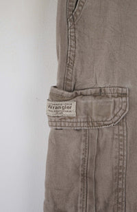 VINTAGE WRANGLER CARGO SHORTS W32