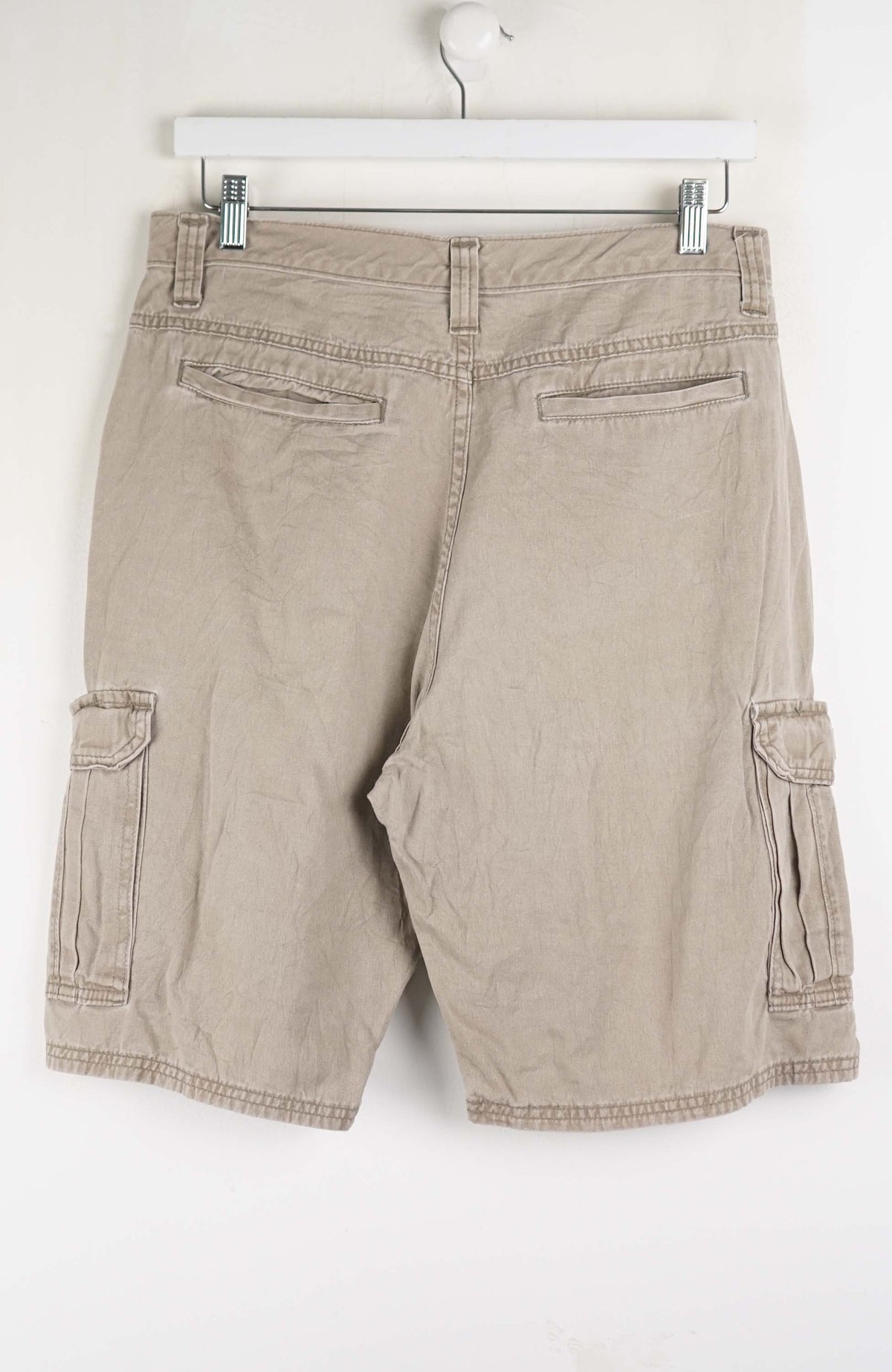 VINTAGE WRANGLER CARGO SHORTS W32