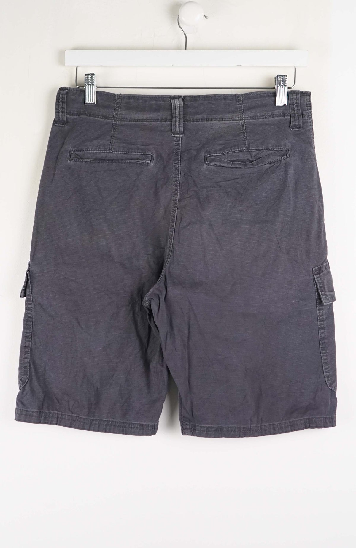 VINTAGE WRANGLER CARGO SHORTS W30